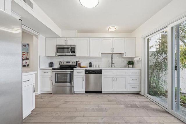 19124 Vineyard Lane, Saratoga, CA 95070