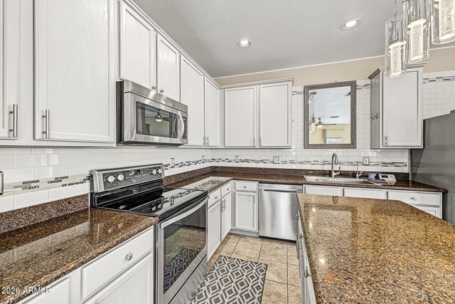 2664 S SOUTHWIND Drive, Gilbert, AZ 85295
