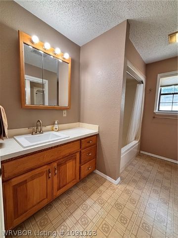 2736 Shadow Lake Drive, Greenwood, AR 72936