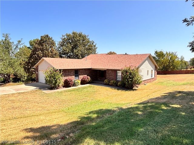 2736 Shadow Lake Drive, Greenwood, AR 72936