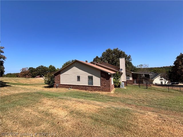 2736 Shadow Lake Drive, Greenwood, AR 72936