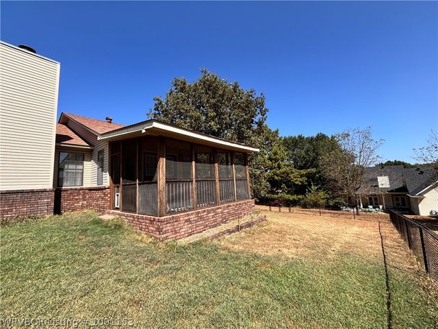 2736 Shadow Lake Drive, Greenwood, AR 72936