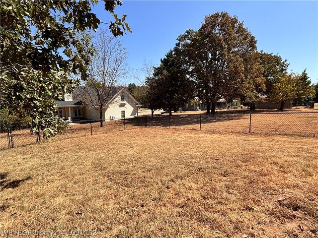 2736 Shadow Lake Drive, Greenwood, AR 72936