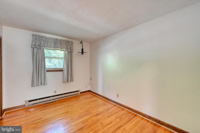 827 N 8TH AVE, Lebanon, PA 17046