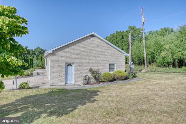 827 N 8TH AVE, Lebanon, PA 17046
