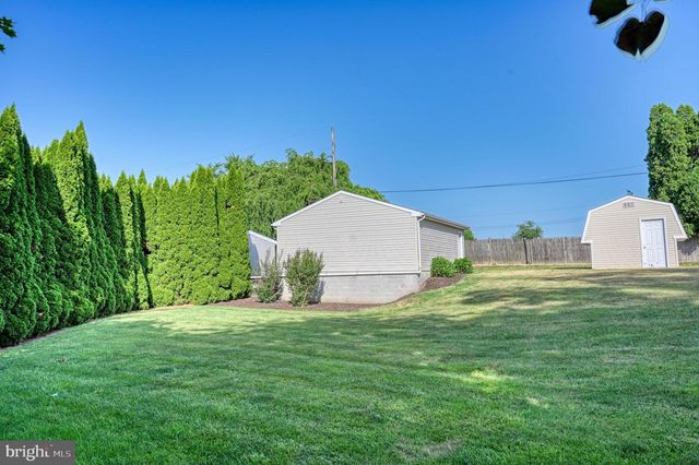 827 N 8TH AVE, Lebanon, PA 17046