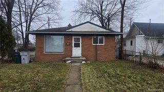 1040 E Bernhard Avenue, Hazel Park, MI 48030