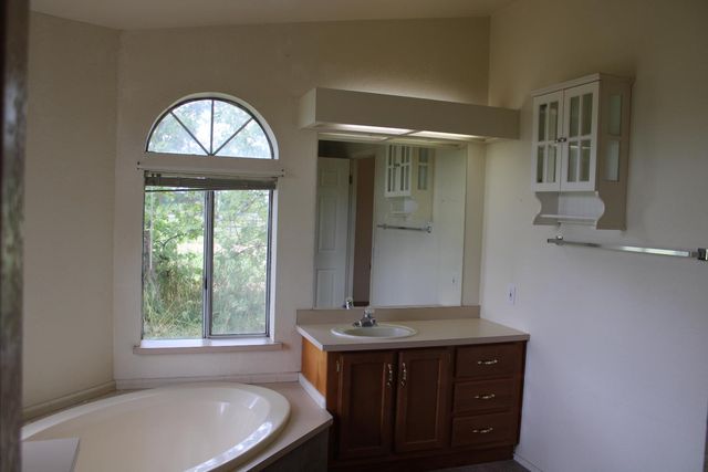 12245 Hobday Rd, Wilton, CA 95693