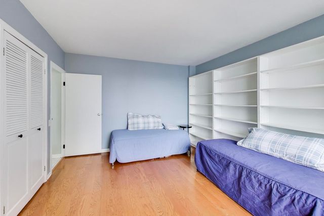 5050 S East End Avenue 9C, Chicago, IL 60615