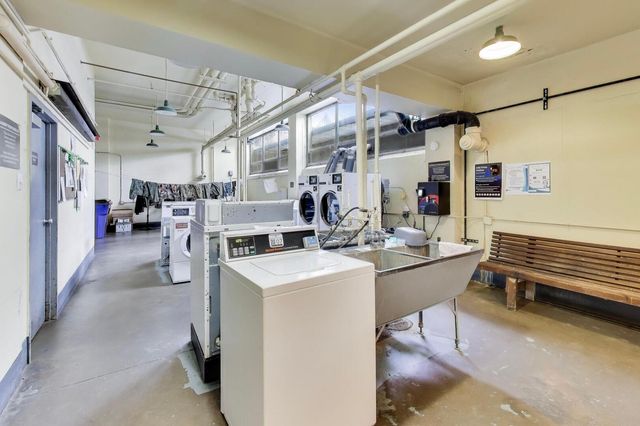 5050 S East End Avenue 9C, Chicago, IL 60615