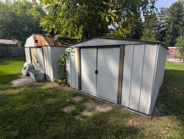 1570 Schust Road, Saginaw, MI 48604