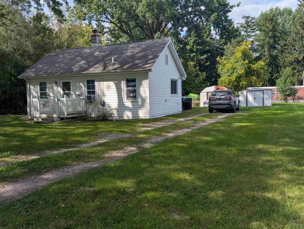 1570 Schust Road, Saginaw, MI 48604