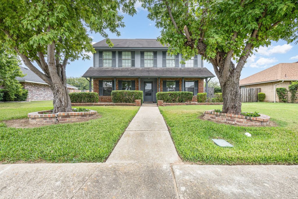 1362 Rosewood Lane, Lancaster, TX 75146