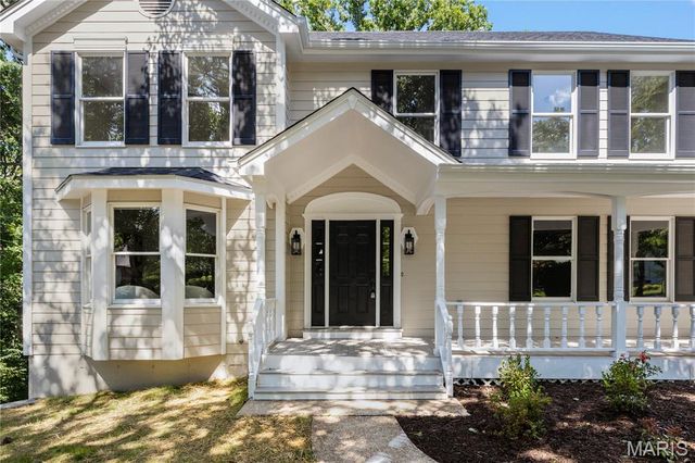 6 Wheatley Court, Chesterfield, MO 63005