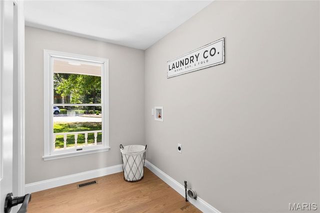 6 Wheatley Court, Chesterfield, MO 63005