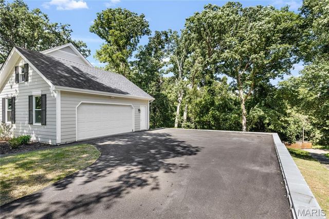 6 Wheatley Court, Chesterfield, MO 63005