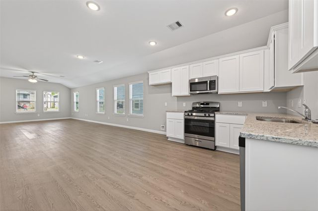 813 Jefferson Avenue, Cleveland, TX 77327