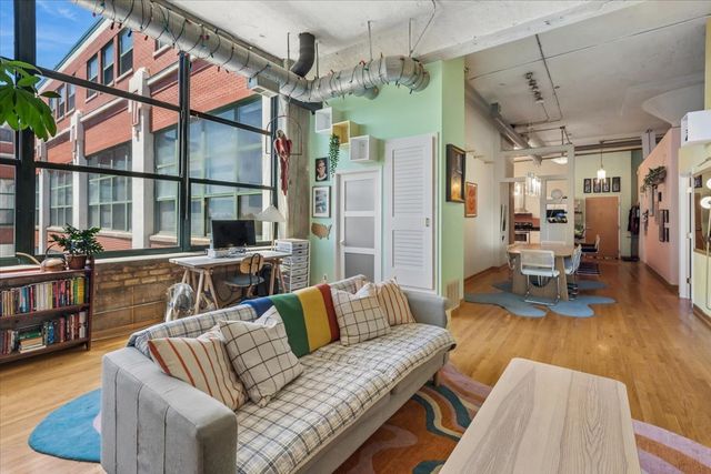 1800 W Roscoe Street 521, Chicago, IL 60657