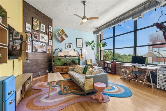 1800 W Roscoe Street 521, Chicago, IL 60657