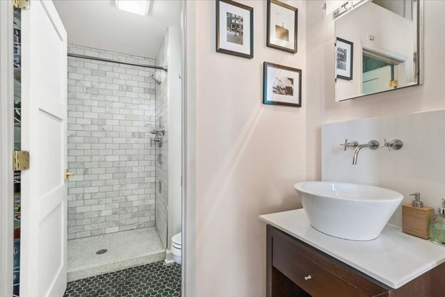 1800 W Roscoe Street 521, Chicago, IL 60657