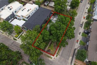 2300 N Prairie Avenue, Dallas, TX 75204
