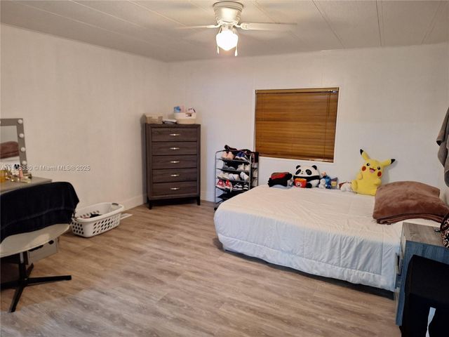 21760 NW 3rd St, Pembroke Pines, FL 33029