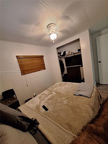 21760 NW 3rd St, Pembroke Pines, FL 33029