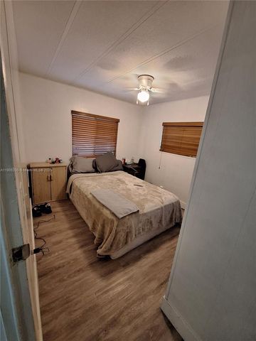 21760 NW 3rd St, Pembroke Pines, FL 33029