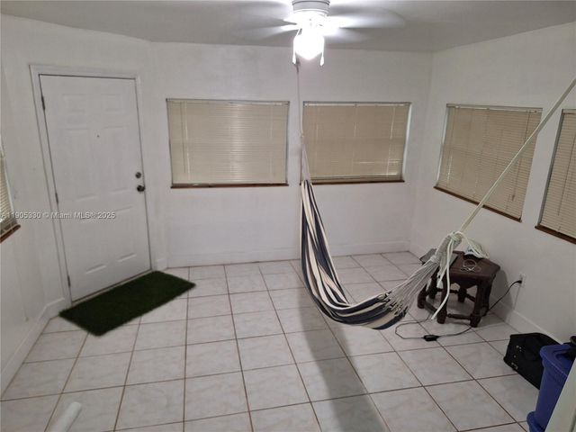 21760 NW 3rd St, Pembroke Pines, FL 33029