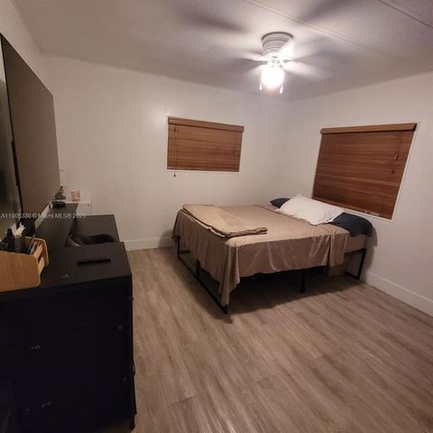 21760 NW 3rd St, Pembroke Pines, FL 33029