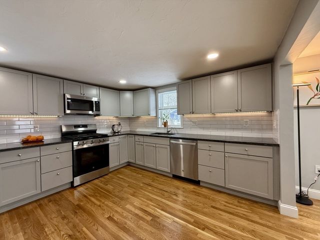 70 Seminole Ave, Waltham, MA 02451