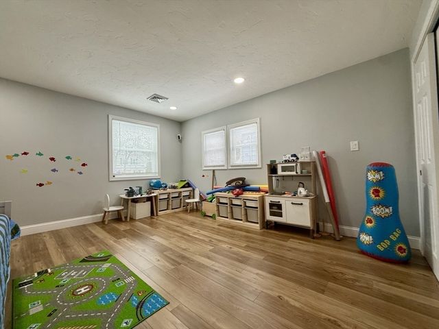 70 Seminole Ave, Waltham, MA 02451