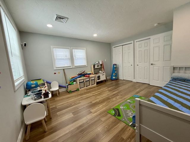 70 Seminole Ave, Waltham, MA 02451