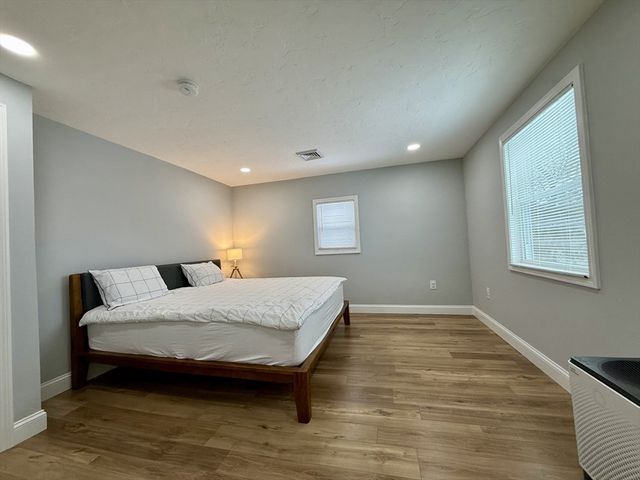 70 Seminole Ave, Waltham, MA 02451