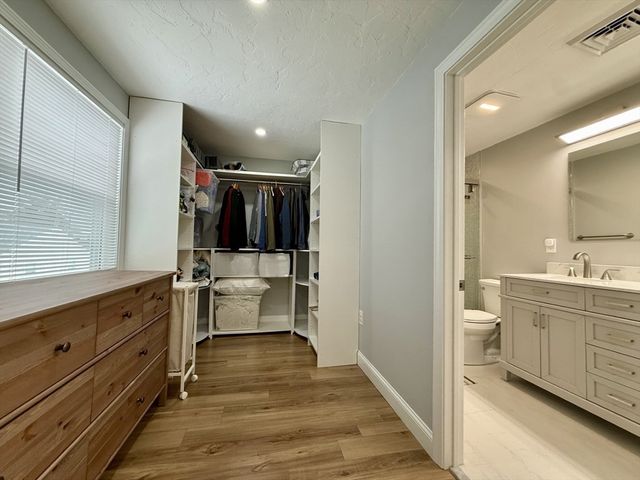 70 Seminole Ave, Waltham, MA 02451