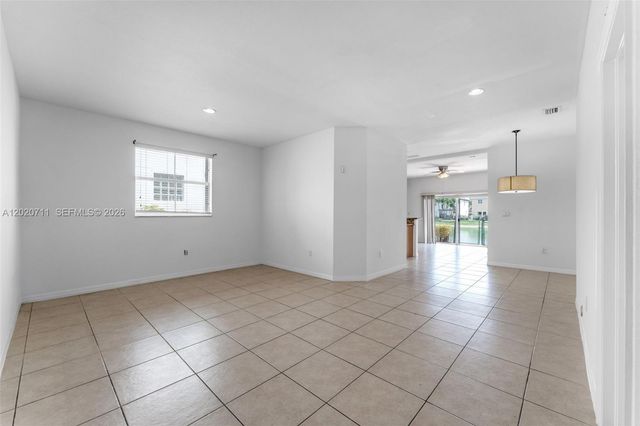 11318 NW 44th Ter, Doral, FL 33178