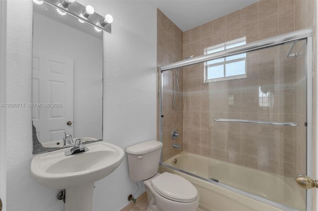 11318 NW 44th Ter, Doral, FL 33178