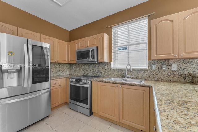 11318 NW 44th Ter, Doral, FL 33178