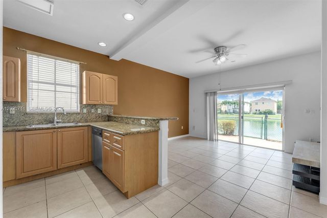 11318 NW 44th Ter, Doral, FL 33178