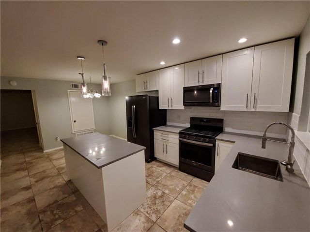 1410 Bellmar DR, Round Rock, TX 78664