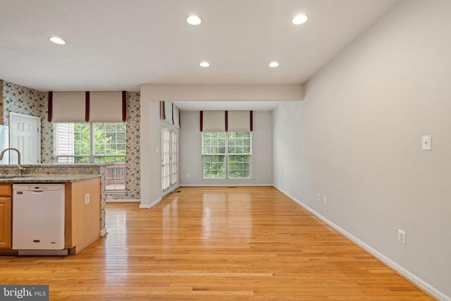 13280 MAPLE CREEK LN, Centreville, VA 20120