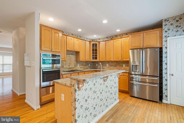 13280 MAPLE CREEK LN, Centreville, VA 20120