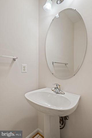 13280 MAPLE CREEK LN, Centreville, VA 20120
