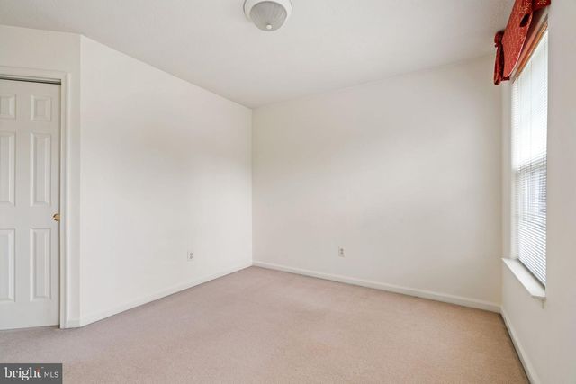 13280 MAPLE CREEK LN, Centreville, VA 20120