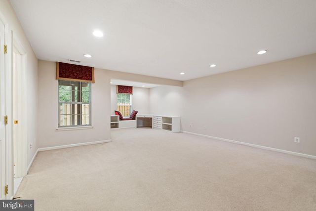 13280 MAPLE CREEK LN, Centreville, VA 20120