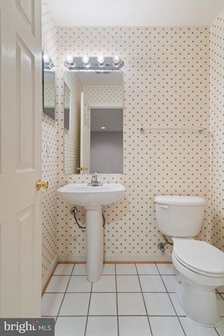 13280 MAPLE CREEK LN, Centreville, VA 20120