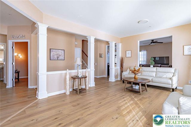 8542 Mayfair Court, Upper Macungie Twp, PA 19031