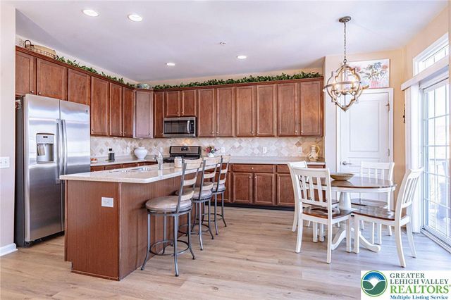 8542 Mayfair Court, Upper Macungie Twp, PA 19031