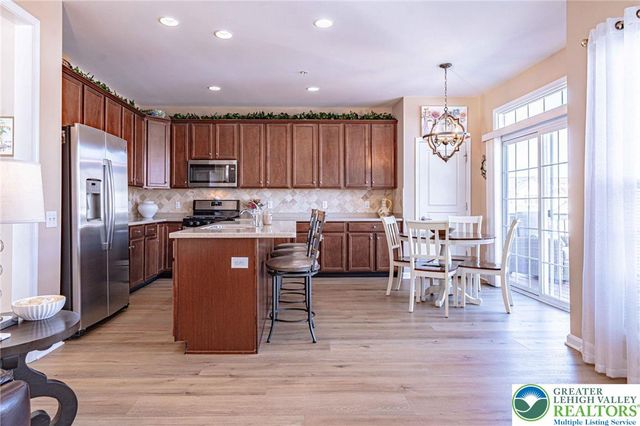 8542 Mayfair Court, Upper Macungie Twp, PA 19031