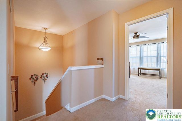 8542 Mayfair Court, Upper Macungie Twp, PA 19031